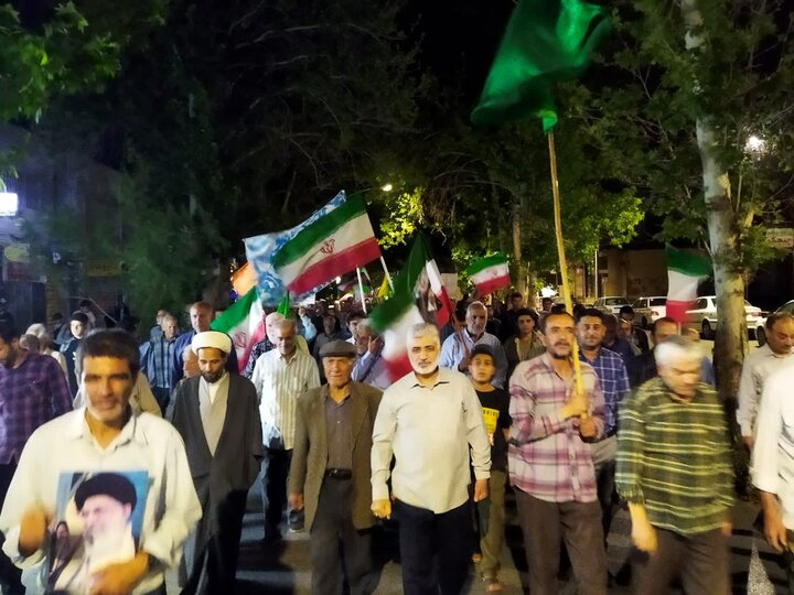 تصاویر| نودمین شب حماسه حضور نطنزی ها در خیابان‌ها و میدان‌های شهر