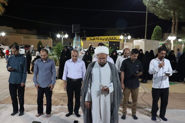 تصاویر/ برگزاری نماز استغاثه به امام زمان (عج) در میدان نماز شهرستان اشکذر