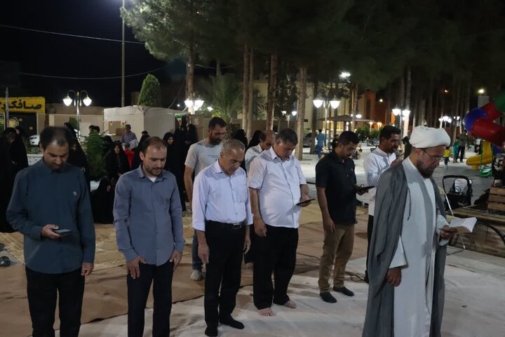 تصاویر/ برگزاری نماز استغاثه به امام زمان (عج) در میدان نماز شهرستان اشکذر