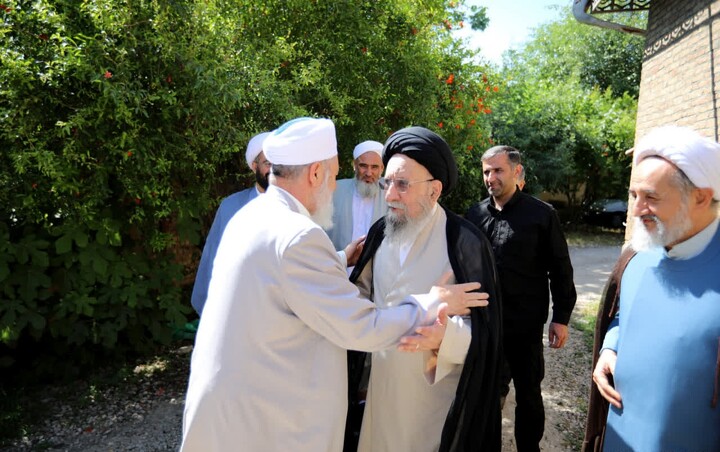 تصاویر/ دیدار عیدانه آیت الله نورمفیدی با علمای اهل سنت شرق گلستان