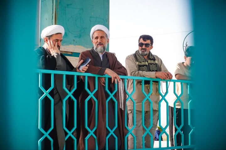 تصاویر /  کوهپیمایی  امام جمعه قزوین با جمعی از جوانان گروه‌ تربیتی مسجد امام صادق علیه الاسلام