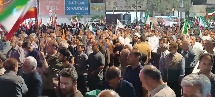 تصاویر/نودمین شب ایستادگی مردم ساوه در بیعت با رهبر انقلاب