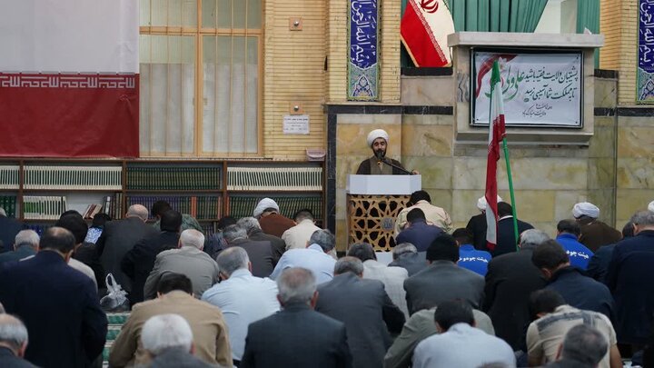 تصاویر/ اقامه نماز استغاثه به امام زمان (عج) در مصلای امام خمینی خوی