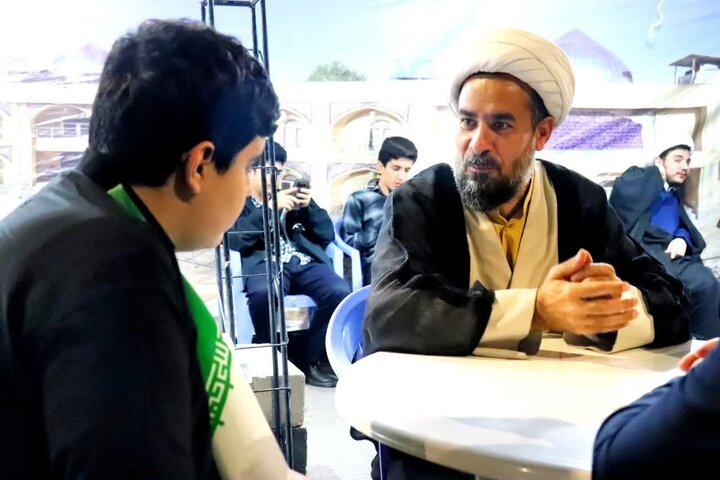 تصاویر/ استمرار فعالیت قرارگاه خدمت رسانی مدرسه علمیه قرآنی قائد شهید امام خامنه‌ای ارومیه