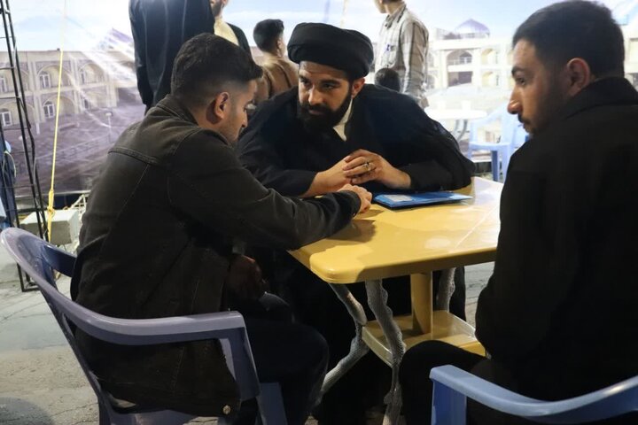 تصاویر/ استمرار فعالیت قرارگاه خدمت رسانی مدرسه علمیه قرآنی قائد شهید امام خامنه‌ای ارومیه