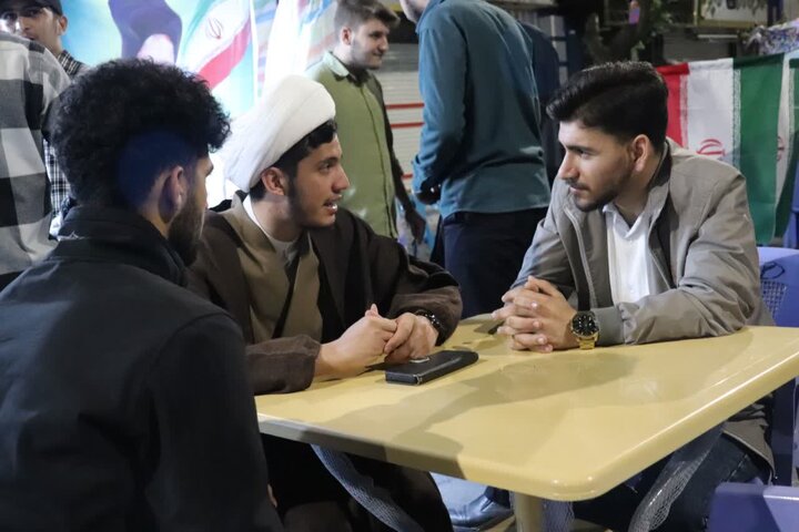 تصاویر/ استمرار فعالیت قرارگاه خدمت رسانی مدرسه علمیه قرآنی قائد شهید امام خامنه‌ای ارومیه