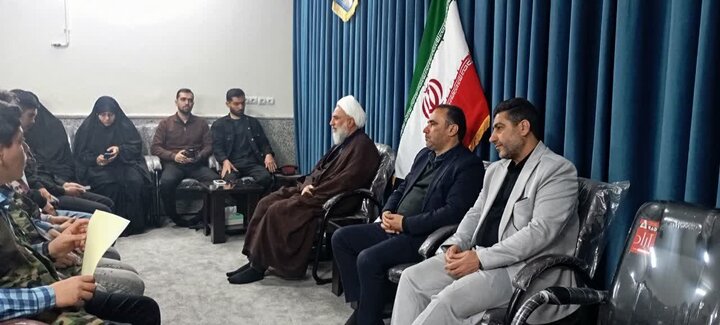 تصاویر / دیدار دانش آموزان منتخب شهر محمدیه با امام جمعه