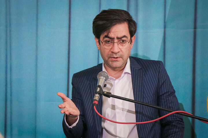 تصاویر/ آئین رونمایی از مجموعه شعر یوسف تر از ماه