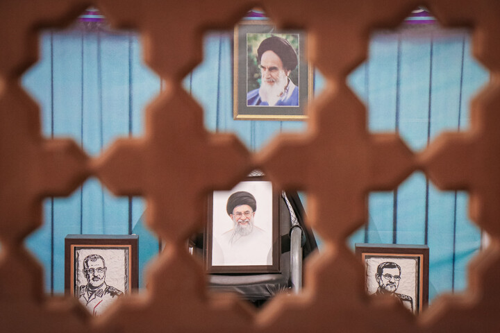 تصاویر/ آئین رونمایی از مجموعه شعر یوسف تر از ماه