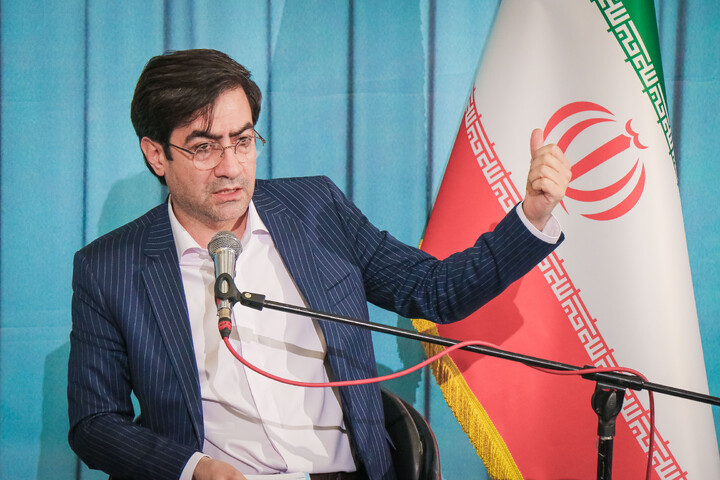 تصاویر/ آئین رونمایی از مجموعه شعر یوسف تر از ماه