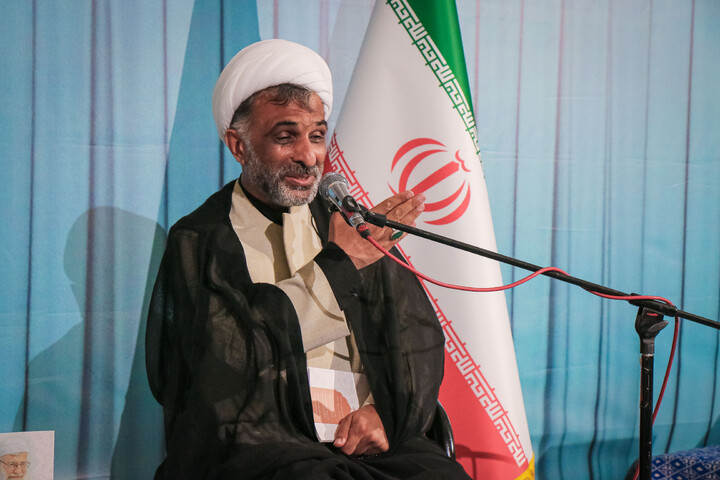 تصاویر/ آئین رونمایی از مجموعه شعر یوسف تر از ماه