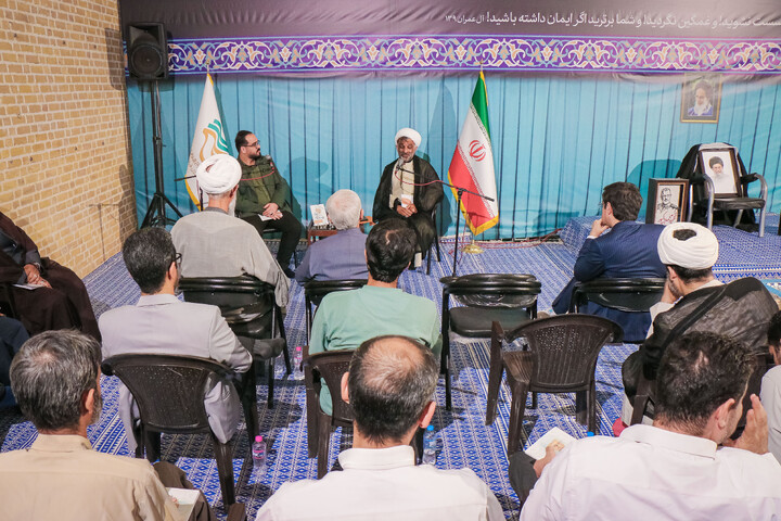تصاویر/ آئین رونمایی از مجموعه شعر یوسف تر از ماه