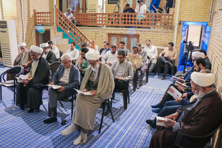 تصاویر/ آئین رونمایی از مجموعه شعر یوسف تر از ماه