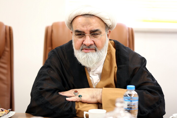 تصاویر/ نشست اعضای دبير خانه کنگره بین‌المللی امناءالرسل با رئیس دانشگاه آزاد اسلامی قم