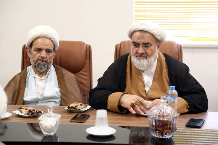 تصاویر/ نشست اعضای دبير خانه کنگره بین‌المللی امناءالرسل با رئیس دانشگاه آزاد اسلامی قم