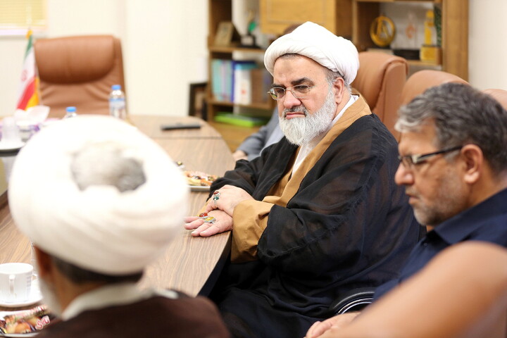 تصاویر/ نشست اعضای دبير خانه کنگره بین‌المللی امناءالرسل با رئیس دانشگاه آزاد اسلامی قم