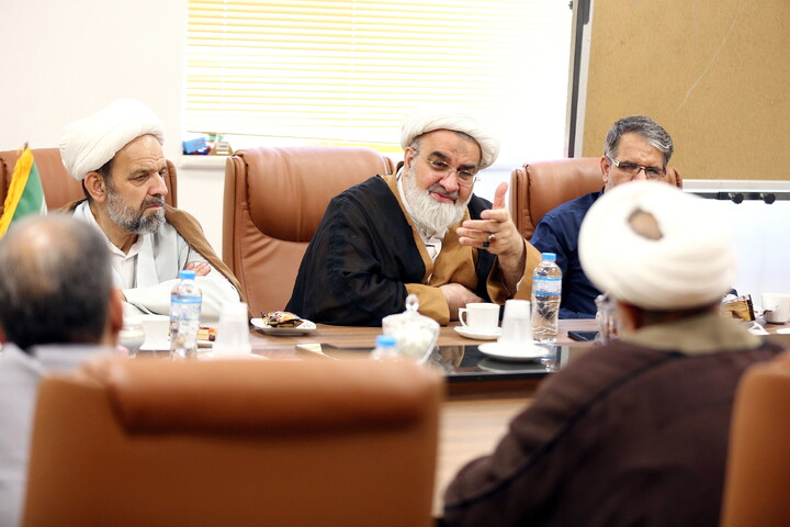 تصاویر/ نشست اعضای دبير خانه کنگره بین‌المللی امناءالرسل با رئیس دانشگاه آزاد اسلامی قم