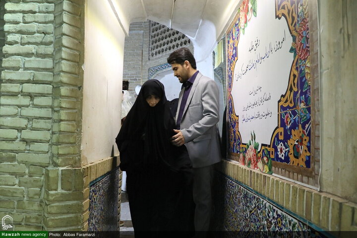من حُجَر مدرسة "جهانغيرخان" العلمية في قم إلى منزل الزوجية