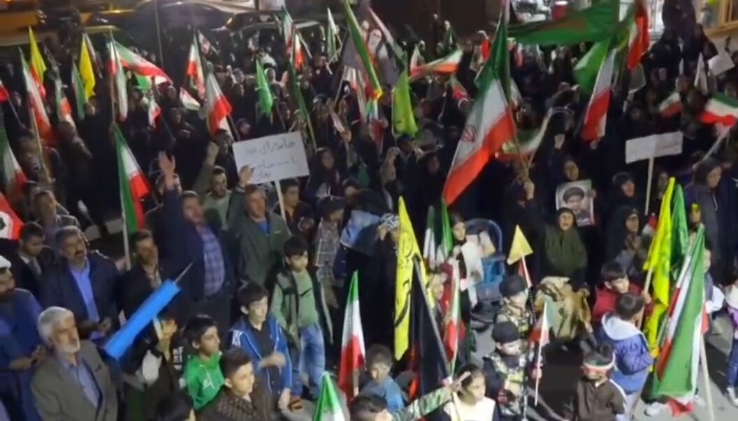 فیلم| نودمین شب راهپیمایی مردم شازند در بیعت با رهبر انقلاب