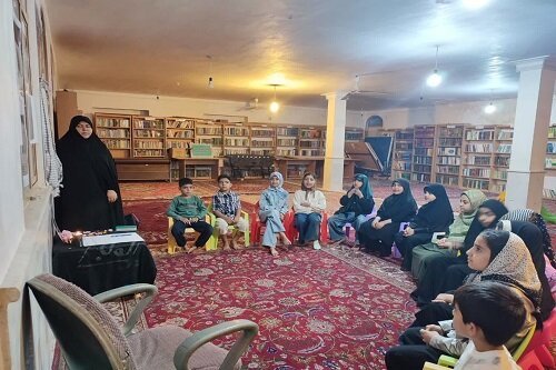 «مردی که ایران را ساخت»؛ روایت طلبه گیلانغربی از تدابیر رهبر شهید برای نوجوانان+عکس