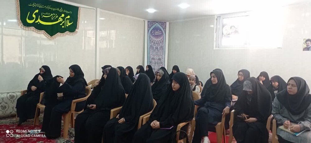 مدیریت هوشمندانه زنان، زیربنای بازسازی اقتصادی نهاد خانواده است