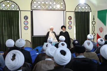تصاویر/ گردهمایی ائمه جمعه در مدرسه علمیه شهید صدوقی طزرجان
