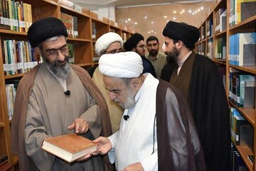 تصاویر/ درس اخلاق آیت الله طبسی ویژه طلاب و خانواده هایشان