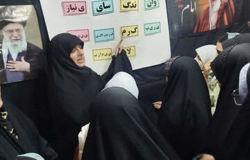 فعالیت‌های فرهنگی و تبلیغی مدارس علمیه خواهران کردستان در تجمعات شبانه