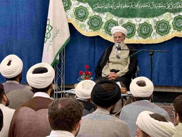 علم، تهذیب و آگاهی سیاسی، از ارکان طلبگی است