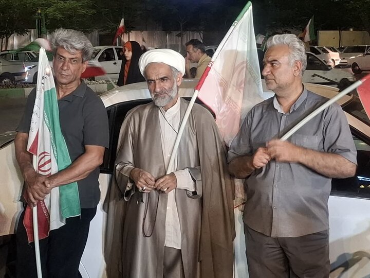 تصاویر| نود ویکمین شب حماسه حضور کاشانی ها در خیابان‌ها و میدان‌های شهر