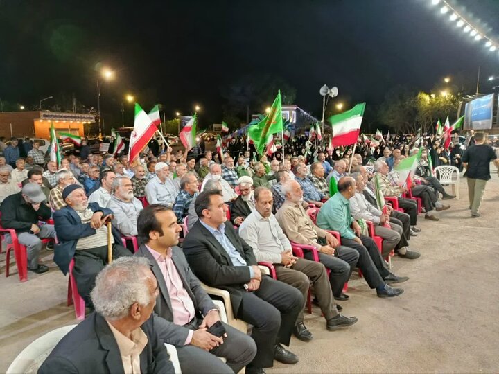 تصاویر| نود ویکمین شب حماسه حضور کاشانی ها در خیابان‌ها و میدان‌های شهر