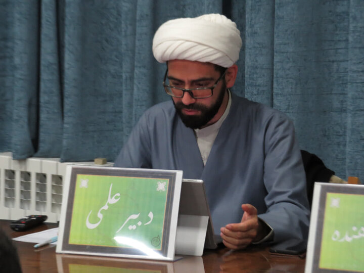 تصاویر/ جلسه علمی نقد مقاله در مدرسه علمیه امام خمینی (ره) خوی