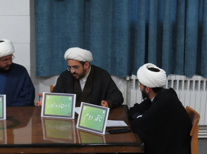 تصاویر/ جلسه علمی نقد مقاله در مدرسه علمیه امام خمینی (ره) خوی