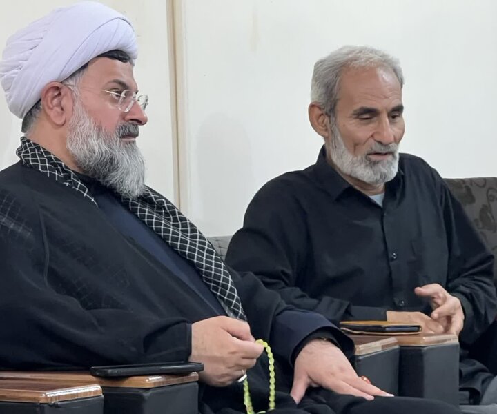 دیدار امام جمعه شهرستان دشتی با خانواده شهید سید دانیال سجادی به مناسبت دهه امامت و ولایت