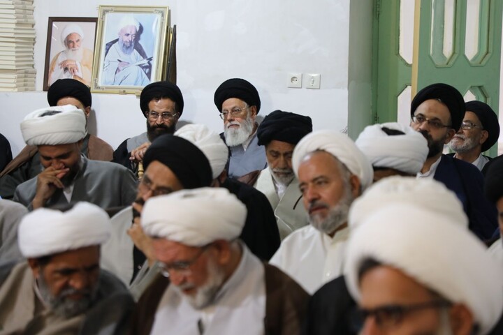 تصاویر/ گردهمایی ائمه جمعه در مدرسه علمیه شهید صدوقی طزرجان