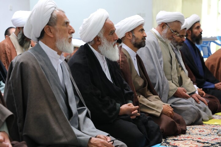 تصاویر/ گردهمایی ائمه جمعه در مدرسه علمیه شهید صدوقی طزرجان
