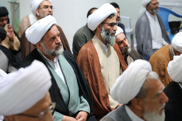 تصاویر/ گردهمایی ائمه جمعه در مدرسه علمیه شهید صدوقی طزرجان