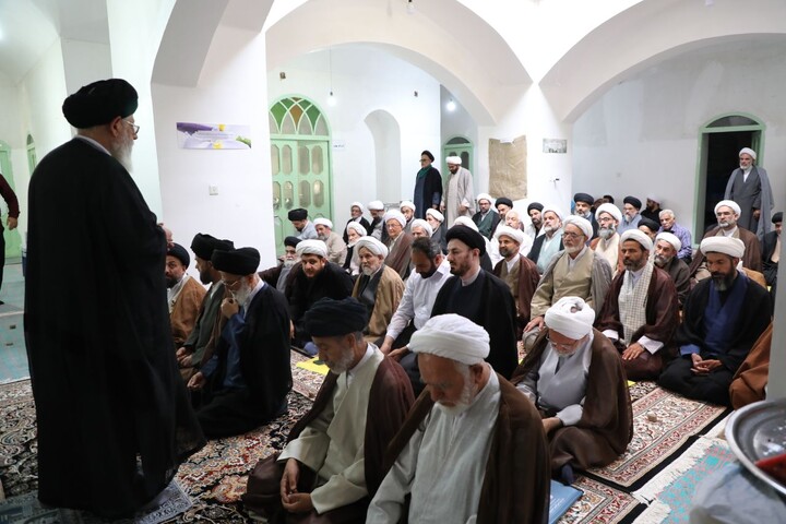 تصاویر/ گردهمایی ائمه جمعه در مدرسه علمیه شهید صدوقی طزرجان