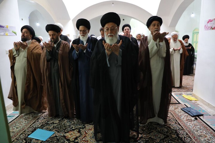 تصاویر/ گردهمایی ائمه جمعه در مدرسه علمیه شهید صدوقی طزرجان