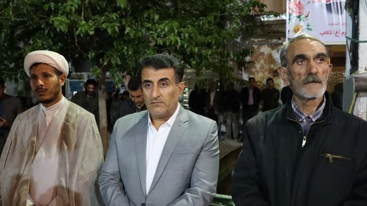 تصاویر/ . نود و یکمین شب بی‌وقفه مردم شهرستان تکاب؛ از دلنوشته‌ها تا شعارهای لبیک یا خامنه‌ای در خیابان‌ها