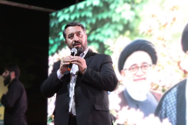 تصاویر / حضور مردم شهرستان بویین زهرا در شب نو د ویکم با حضور خانواده شهدای خدمت