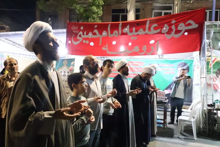 تصاویر/ استمرار فعالیت موکب مدرسه علمیه امام خمینی (ره) ارومیه
