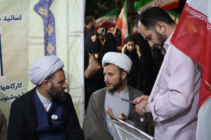تصاویر/ استمرار فعالیت موکب مدرسه علمیه امام خمینی (ره) ارومیه