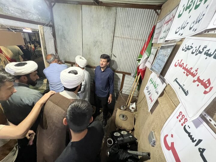تصاویر/ استمرار فعالیت موکب فرهنگی تبیینی و پذیرایی مدرسه علمیه امام رضا علیه‌السلام شهرستان میاندوآب