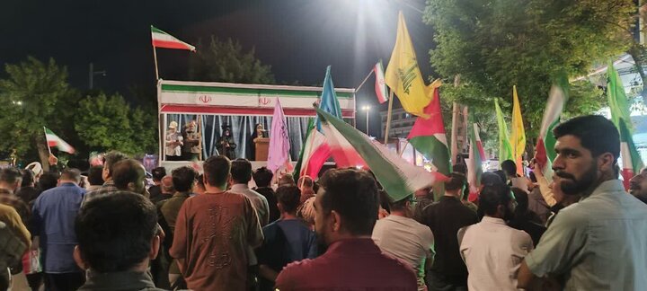 تصاویر/  شهرستان بوکان در نود و یکمین شب: شعارهای انقلابی و دست‌نوشته‌های ولایی در دفاع از نیروهای مسلح