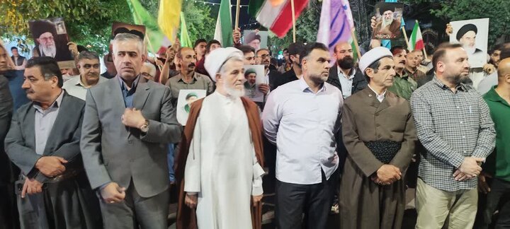 تصاویر/  شهرستان بوکان در نود و یکمین شب: شعارهای انقلابی و دست‌نوشته‌های ولایی در دفاع از نیروهای مسلح