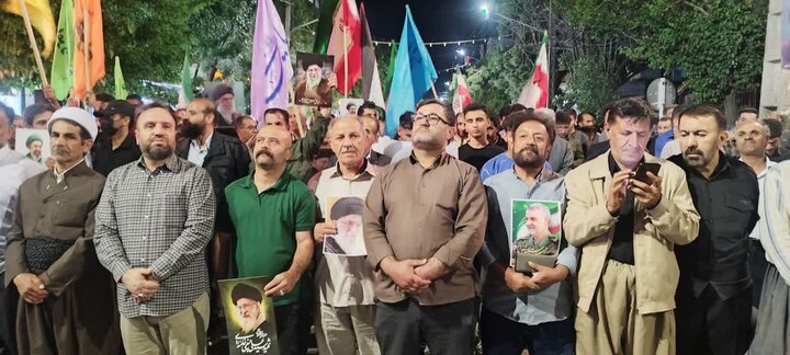 تصاویر/  شهرستان بوکان در نود و یکمین شب: شعارهای انقلابی و دست‌نوشته‌های ولایی در دفاع از نیروهای مسلح