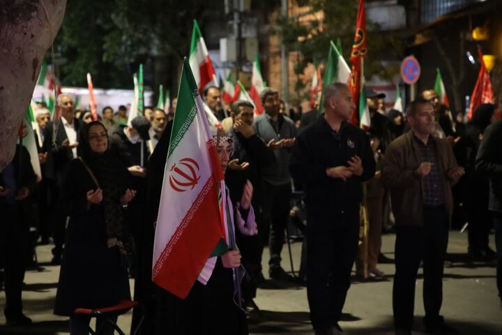 تصاویر/ نود و یکمین شب از قرار شبانه،تبلور حماسه حضور و ایستادگی مردم ولایتمدار و غیور ارومیه در میدان ولایت فقیه