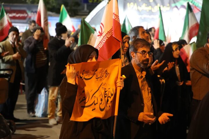 تصاویر/ نود و یکمین شب از قرار شبانه،تبلور حماسه حضور و ایستادگی مردم ولایتمدار و غیور ارومیه در میدان ولایت فقیه