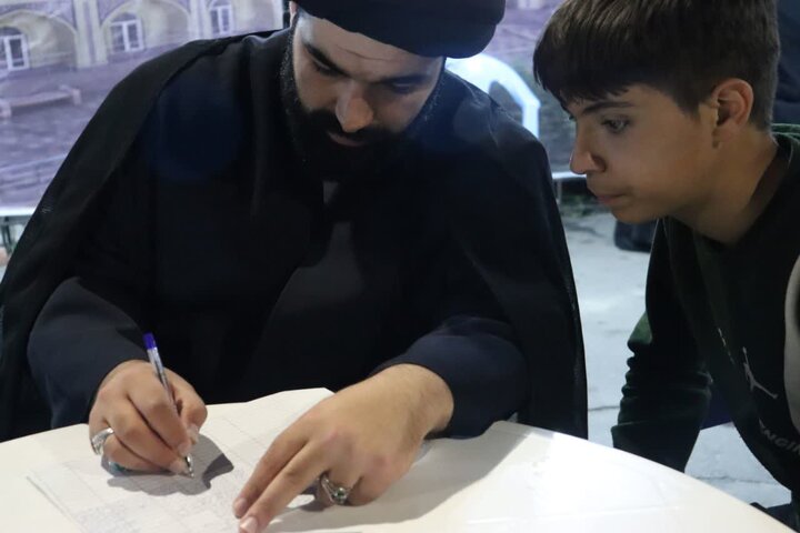 تصاویر/ استمرار خدمت رسانی موکب مدرسه علمیه قرآنی قائد شهید امام خامنه‌ای ارومیه